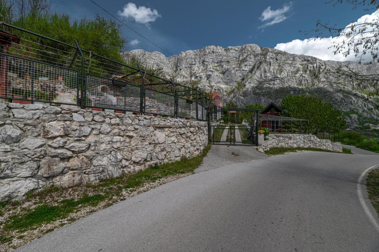 Holiday Village Ostrog Nikšić Εξωτερικό φωτογραφία